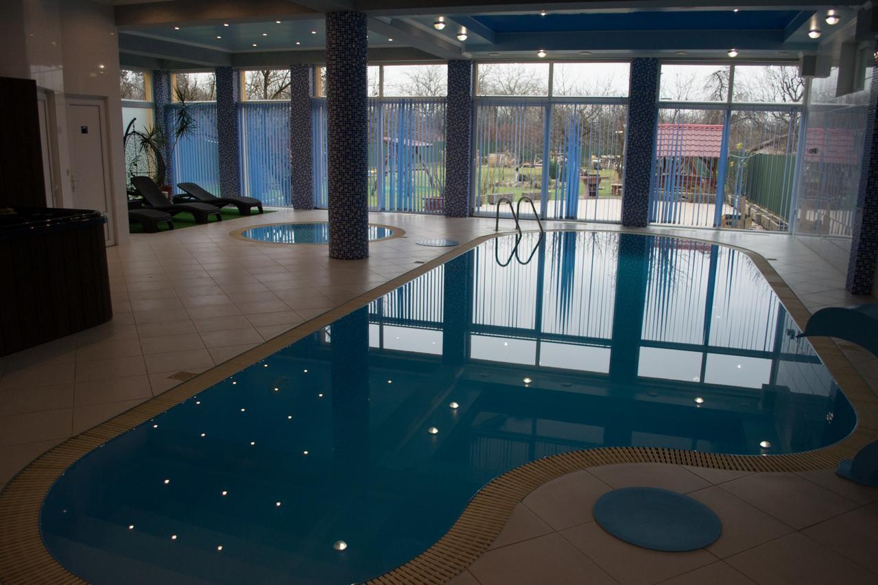 Beauty Complex Hotel Berehove  Ngoại thất bức ảnh