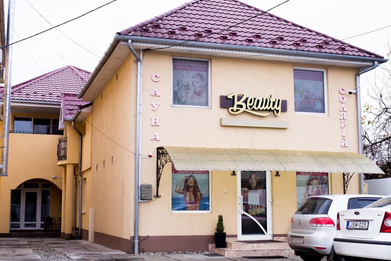 Beauty Complex Hotel Berehove  Ngoại thất bức ảnh