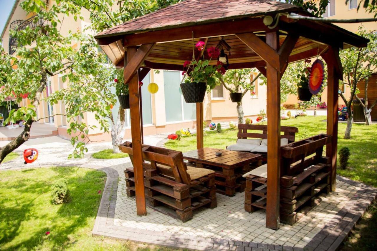 Beauty Complex Hotel Berehove  Ngoại thất bức ảnh